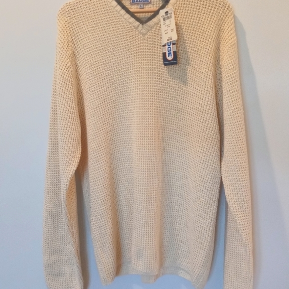 (NWT) BADGE Knitted Sweater - Picture 9 of 12